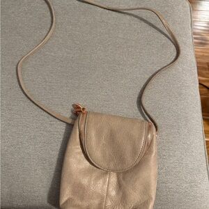 Elegant Tan Leather Crossbody Bag